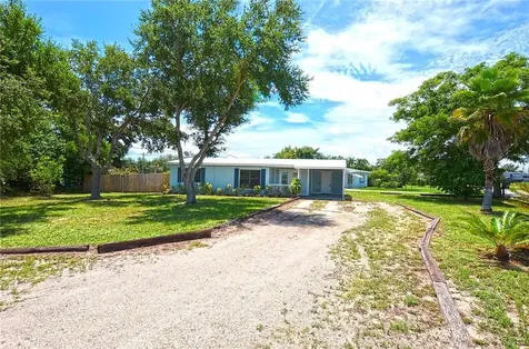 110 6th Court SW Vero Beach FL 32962