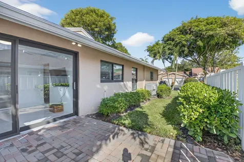 8188 Sweetbriar Way Boca Raton FL 33496