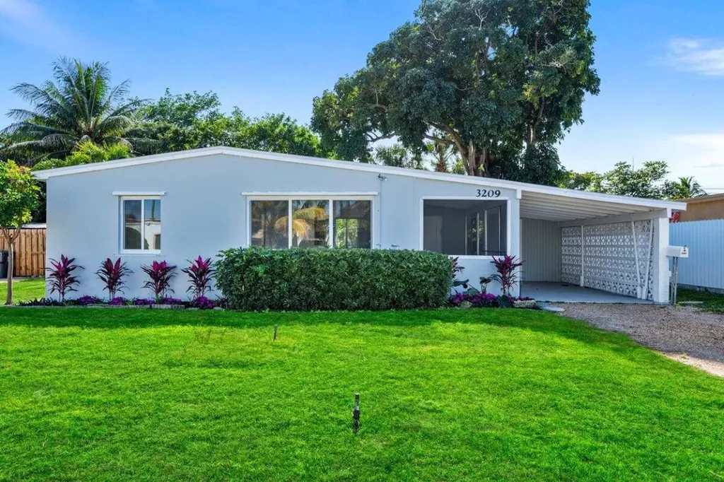 3209 French Avenue Lake Worth FL 33461