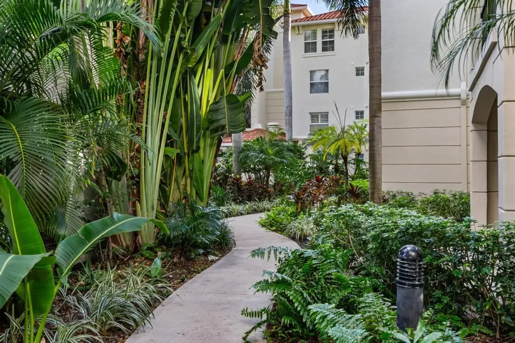 2202 Tuscany Way Boynton Beach FL 33435