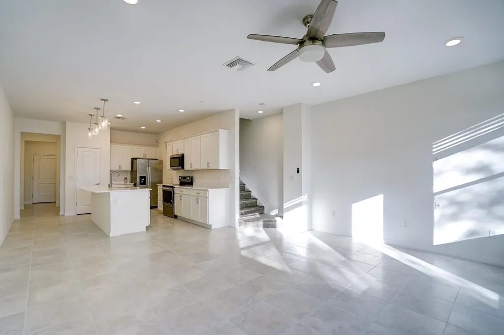 Palm Springs FL 33406