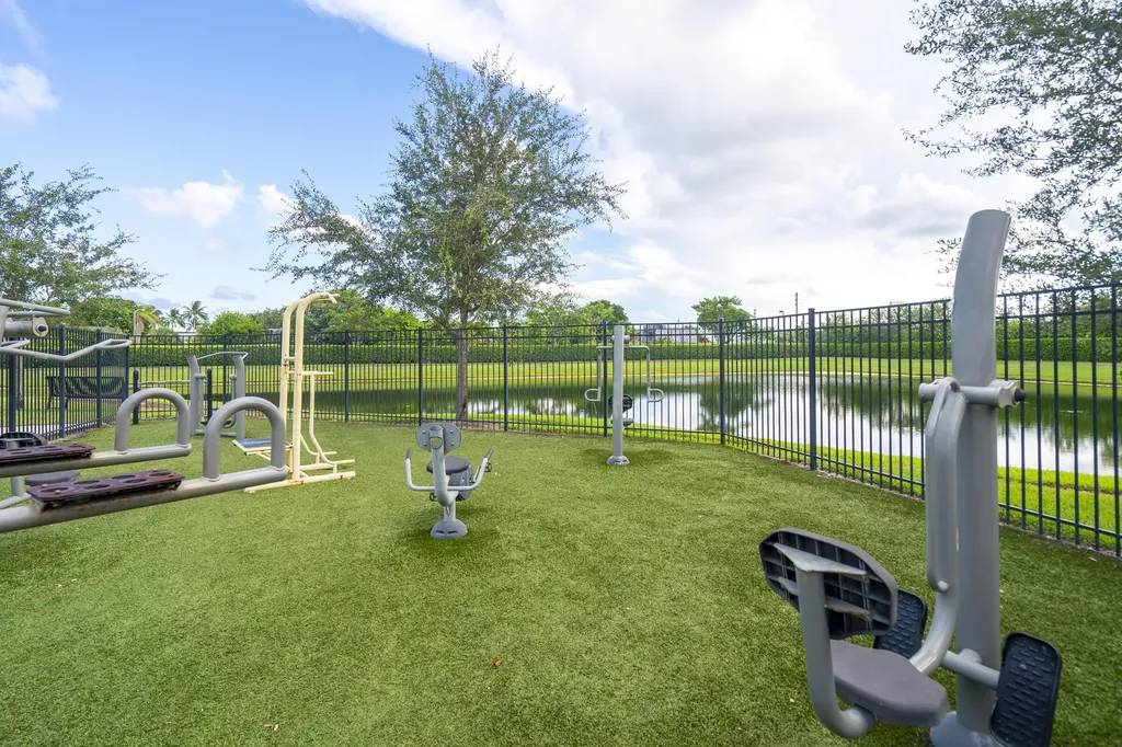 Palm Springs FL 33406