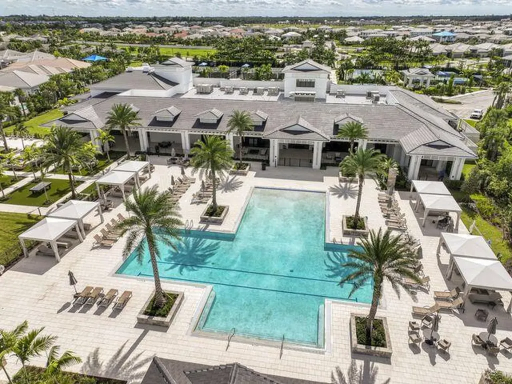 10088 Regency Way Palm Beach Gardens FL 33412