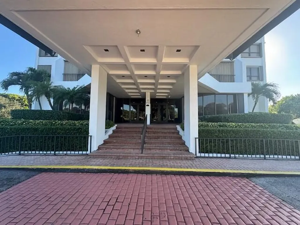 5600 N Flagler Drive West Palm Beach FL 33407