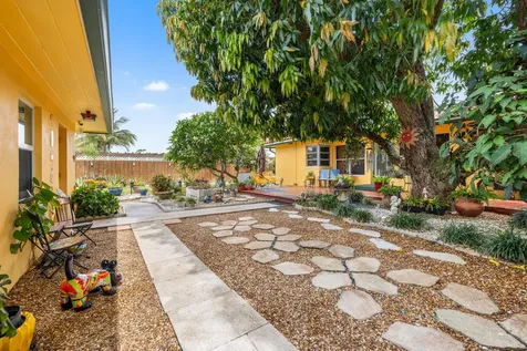 1802 Lake Osborne Drive Lake Worth Beach FL 33461
