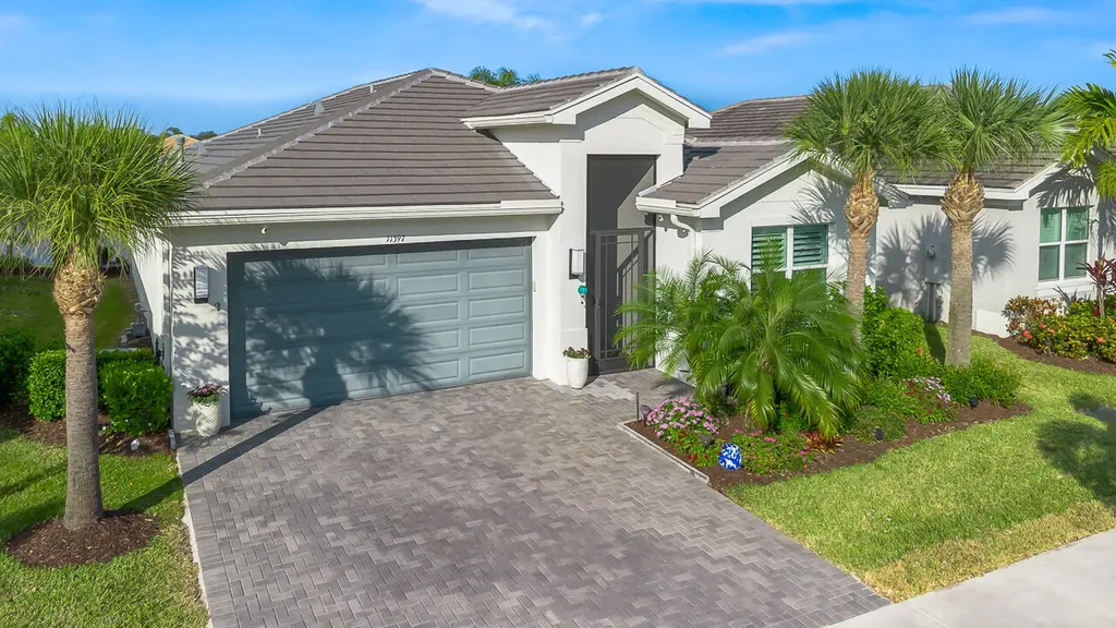 11397 SW Carlisle Crossing Avenue Port St Lucie FL 34987