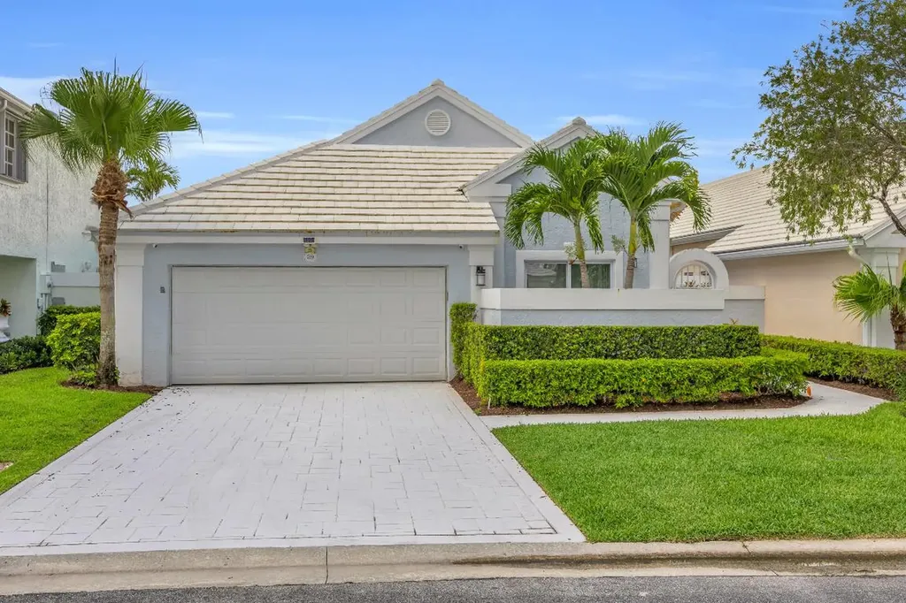 39 Dorchester Circle Palm Beach Gardens FL 33418