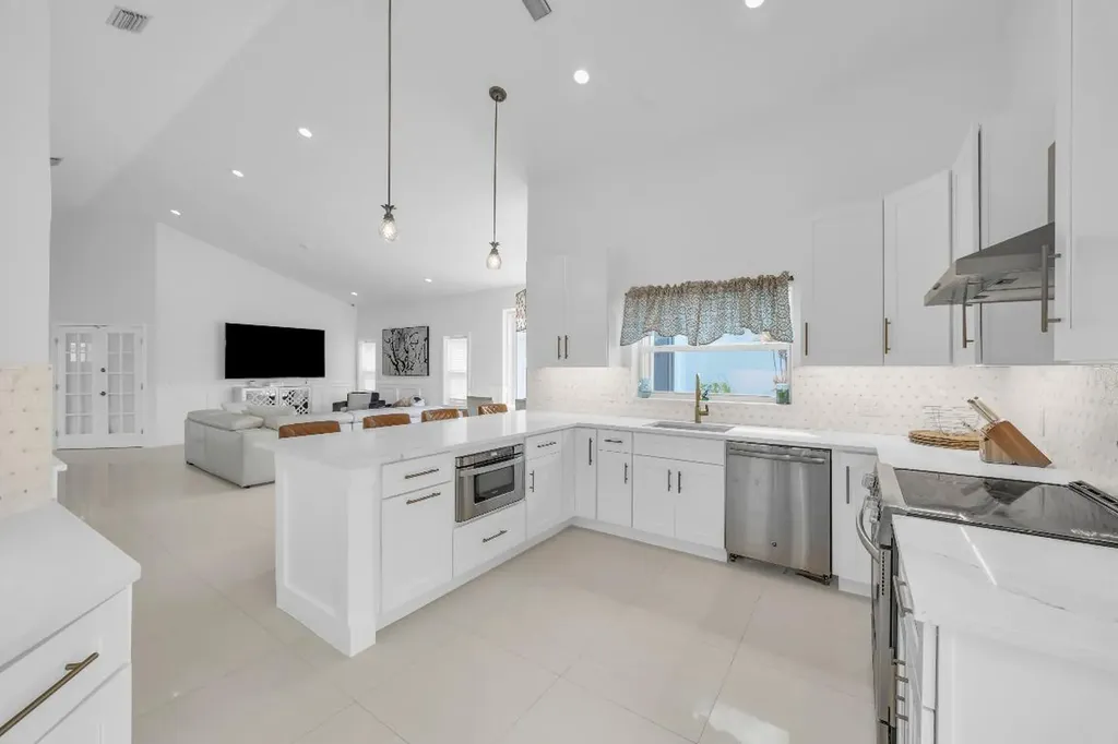 39 Dorchester Circle Palm Beach Gardens FL 33418