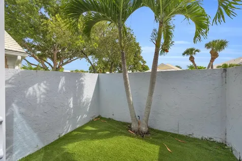 39 Dorchester Circle Palm Beach Gardens FL 33418