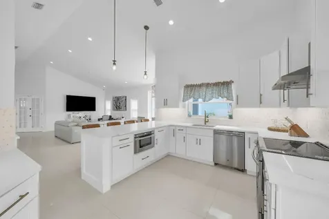 39 Dorchester Circle Palm Beach Gardens FL 33418