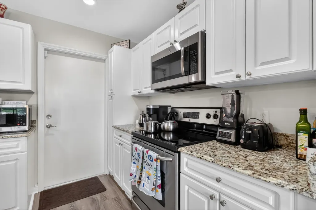6698 Old Farm Trail Boynton Beach FL 33437