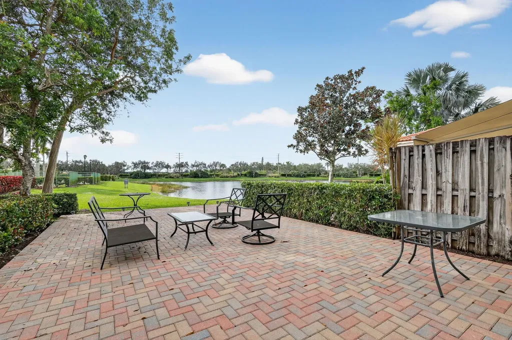 6698 Old Farm Trail Boynton Beach FL 33437