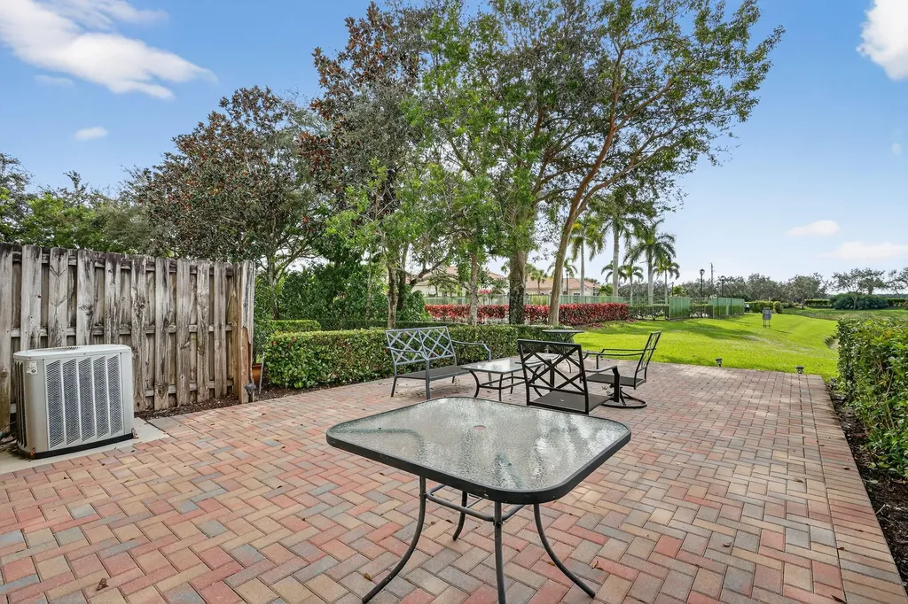 6698 Old Farm Trail Boynton Beach FL 33437
