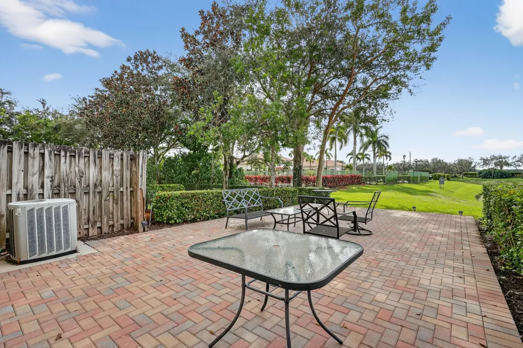 6698 Old Farm Trail Boynton Beach FL 33437