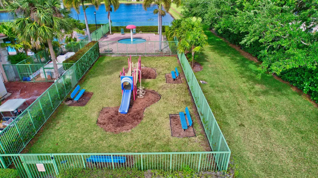 6698 Old Farm Trail Boynton Beach FL 33437