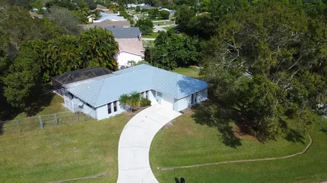 183 SW Airview Avenue Port St Lucie FL 34984