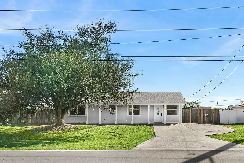 750 SW Lakehurst Drive Port St Lucie FL 34983