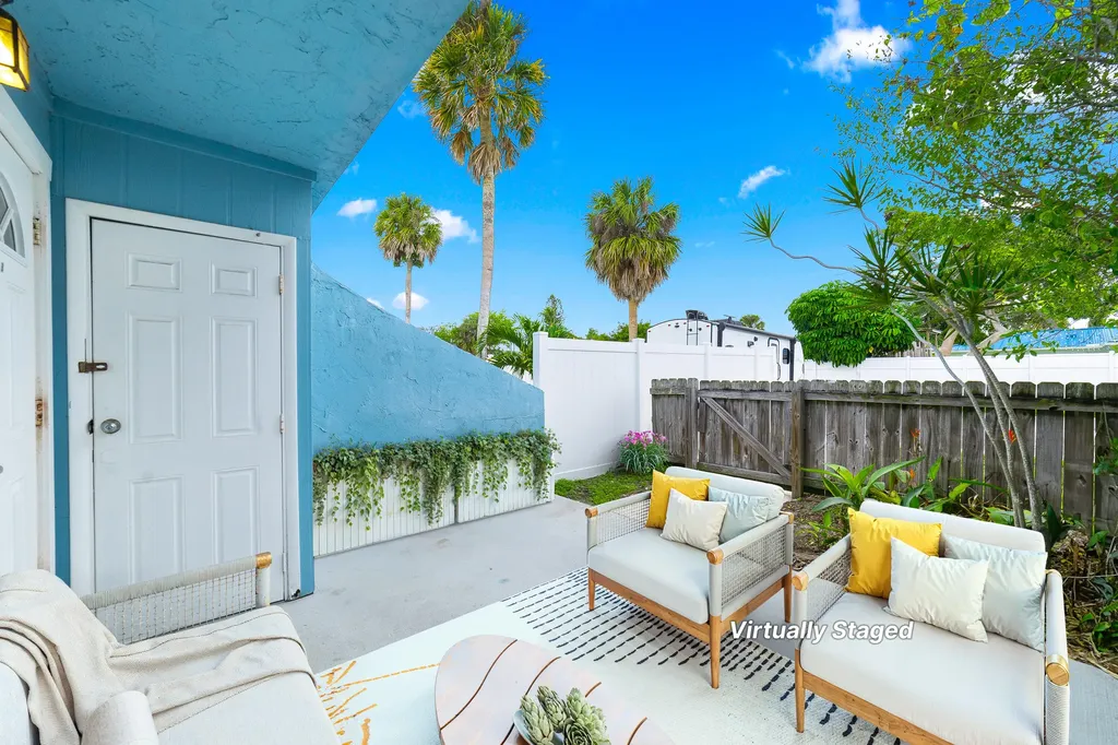 902 Shorewinds Drive Hutchinson Island FL 34949