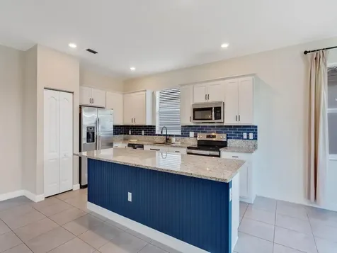 8010 NW Greenbank Circle Port St Lucie FL 34987