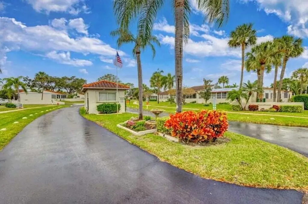 2671 Boundbrook Boulevard West Palm Beach FL 33406