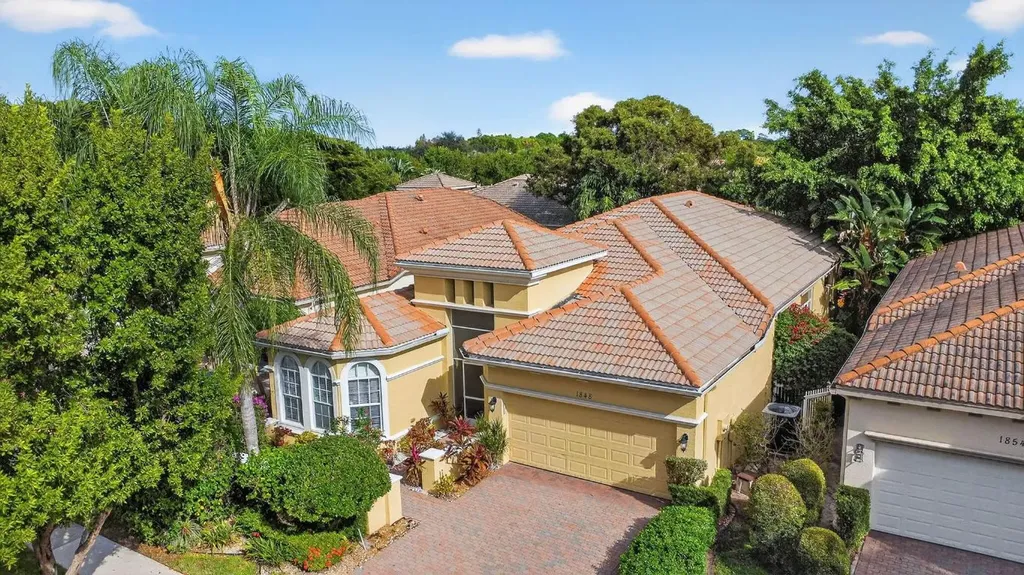1848 Via Castello Wellington FL 33411