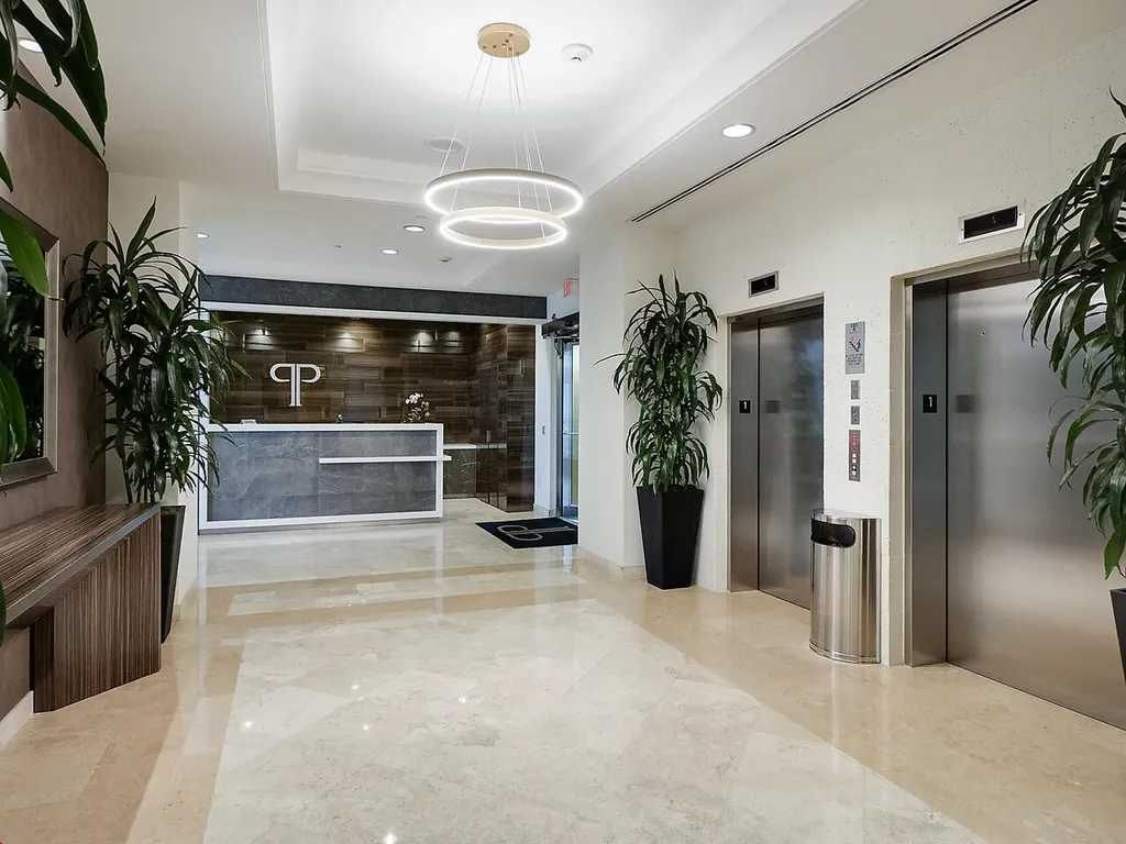 99 SE Mizner Boulevard Boca Raton FL 33432