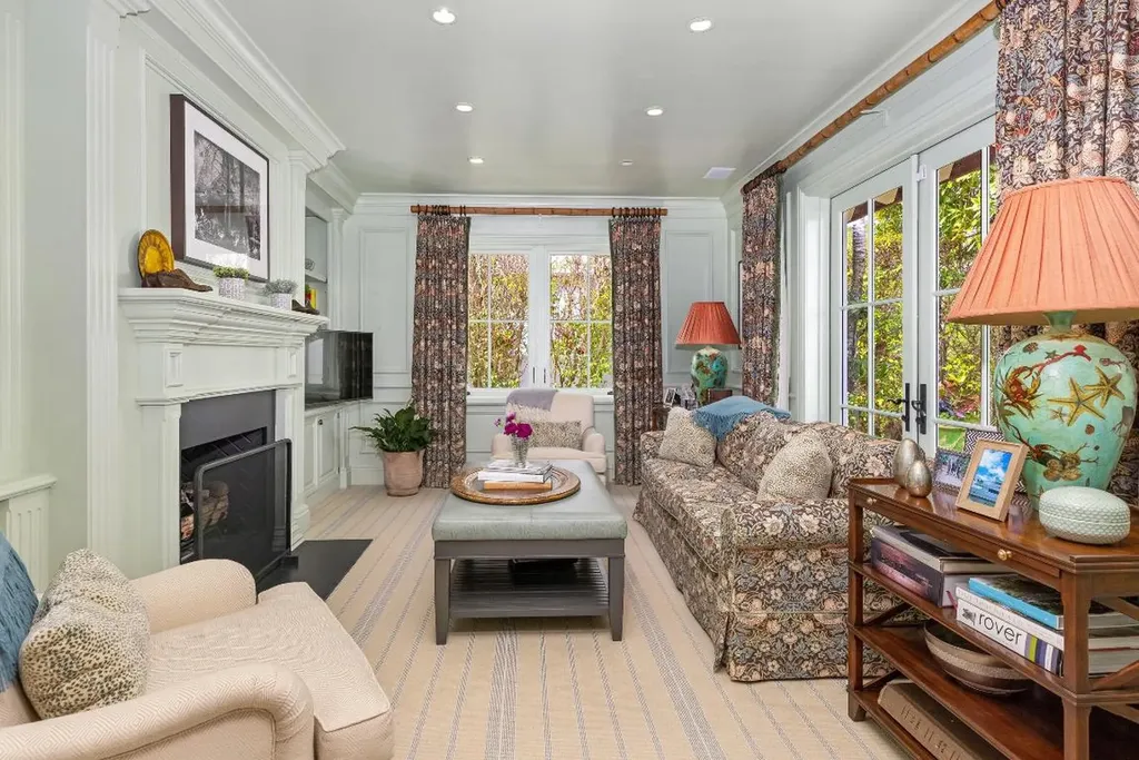 258 List Road Palm Beach FL 33480