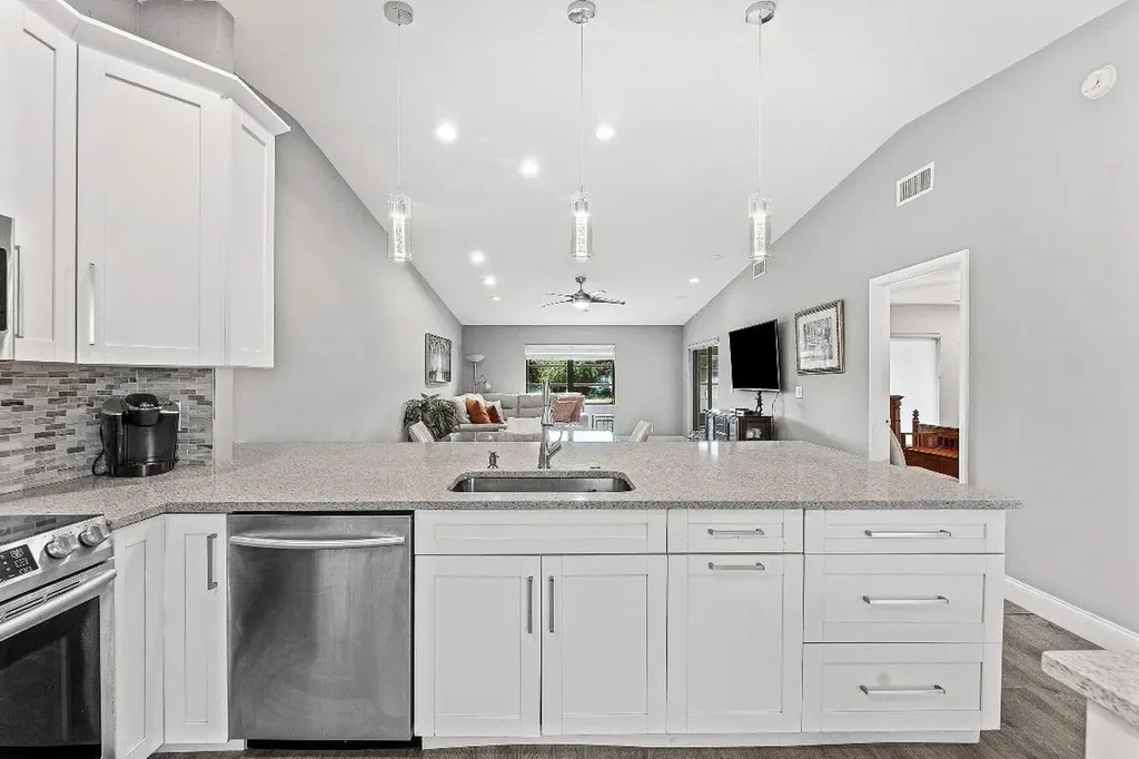 6112 Kings Gate Circle Delray Beach FL 33484