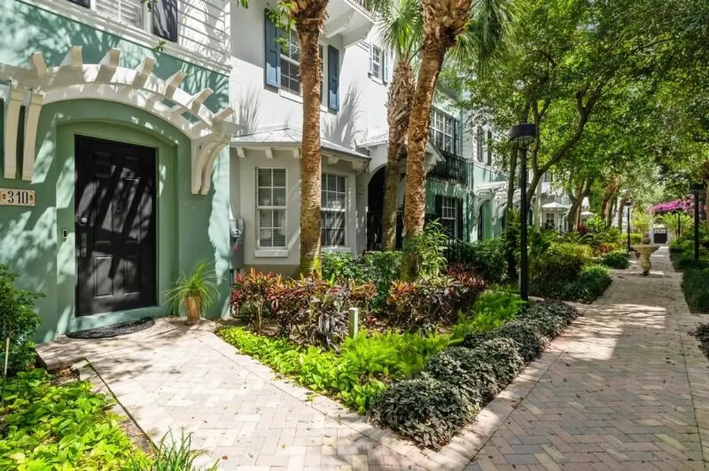 310 E Mallory Circle Delray Beach FL 33483
