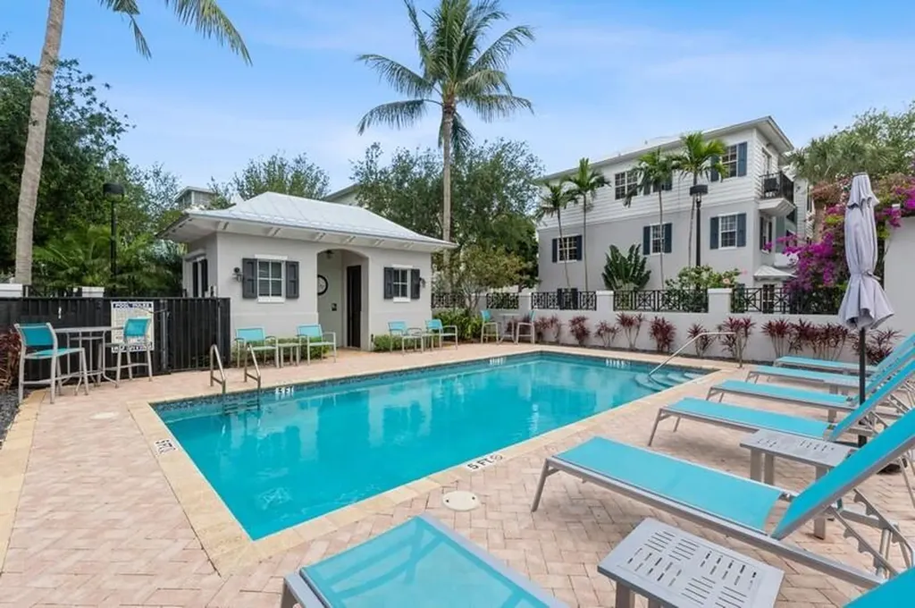 310 E Mallory Circle Delray Beach FL 33483