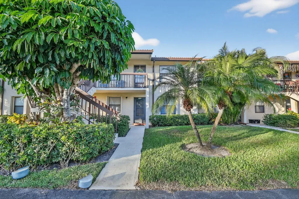 4542 Lucerne Lakes Boulevard E Lake Worth FL 33467