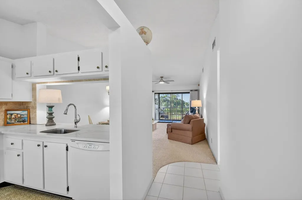 4542 Lucerne Lakes Boulevard E Lake Worth FL 33467
