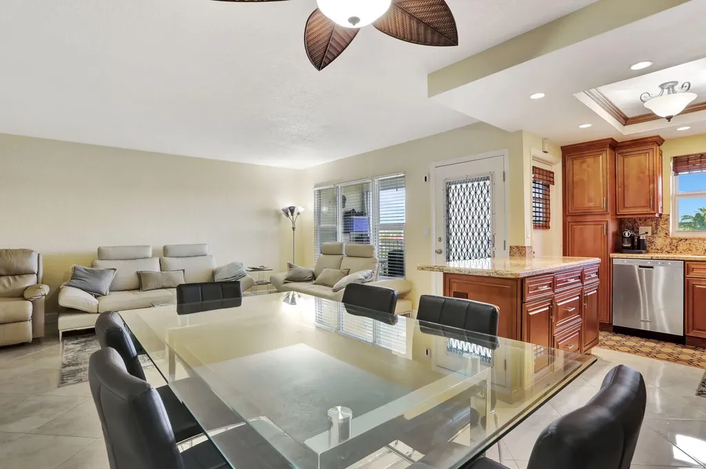 806 SE 7th Street Deerfield Beach FL 33441