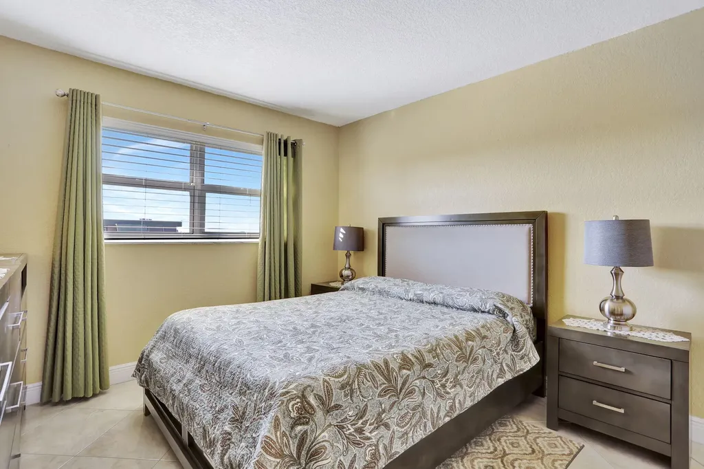 806 SE 7th Street Deerfield Beach FL 33441