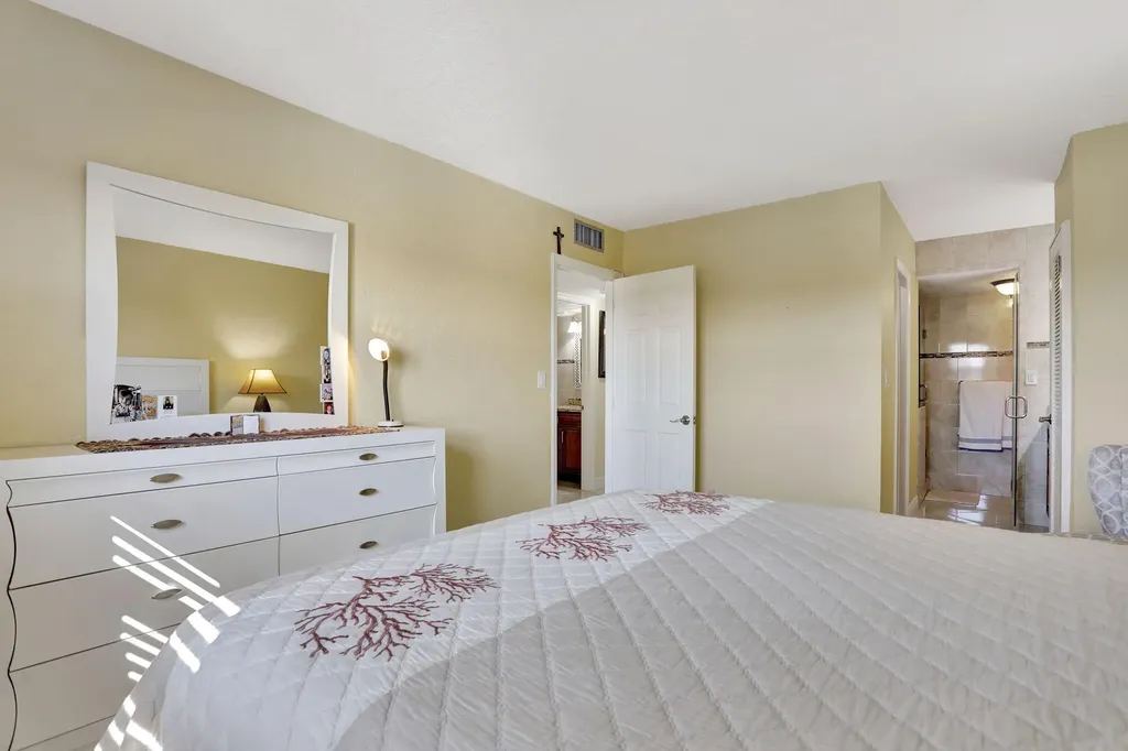 806 SE 7th Street Deerfield Beach FL 33441