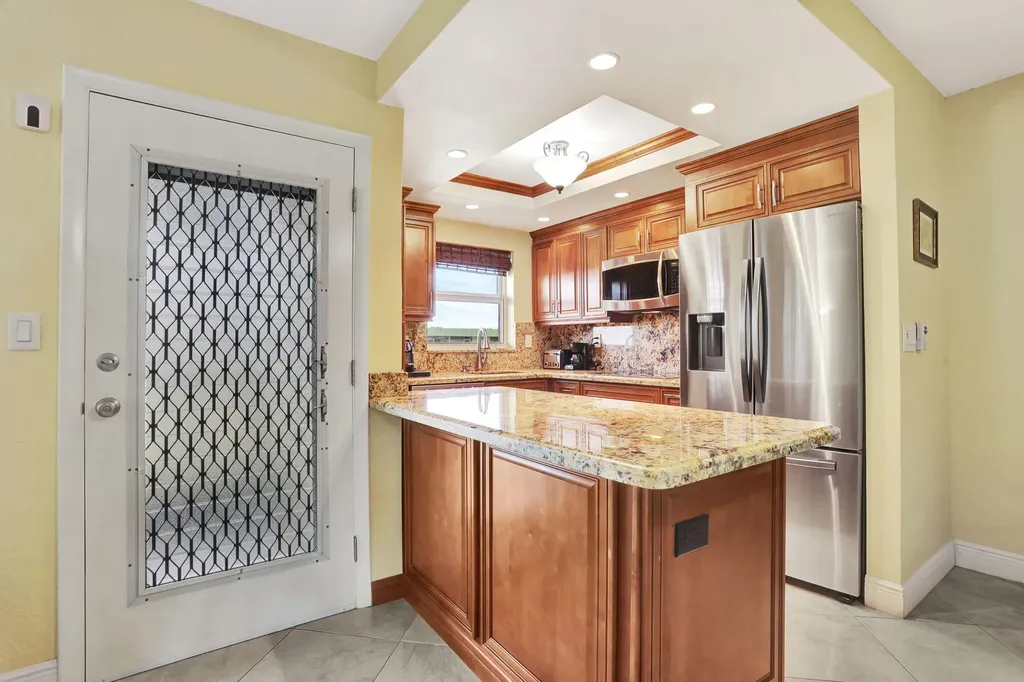 806 SE 7th Street Deerfield Beach FL 33441