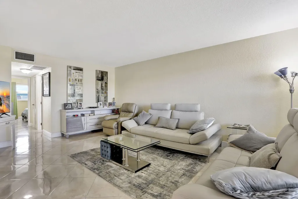 806 SE 7th Street Deerfield Beach FL 33441