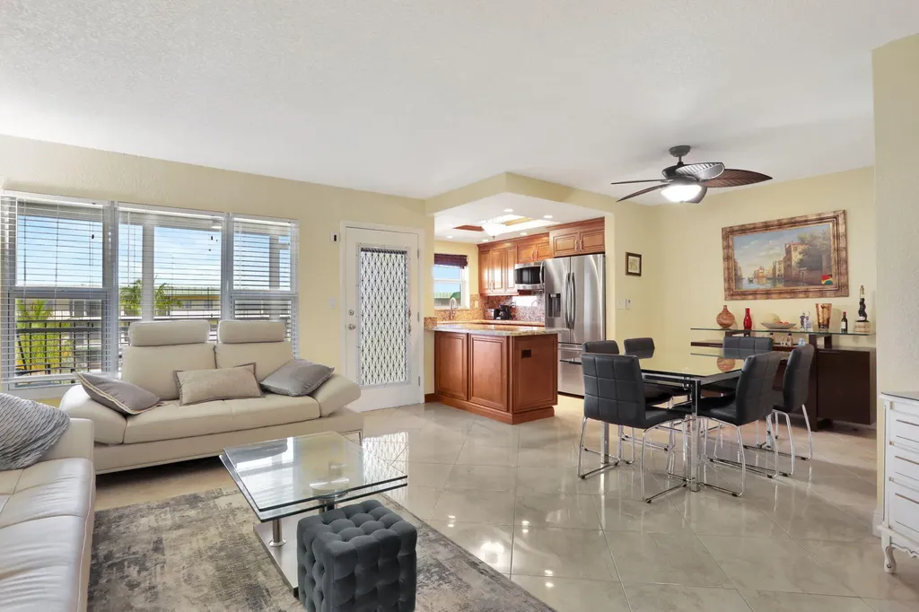806 SE 7th Street Deerfield Beach FL 33441