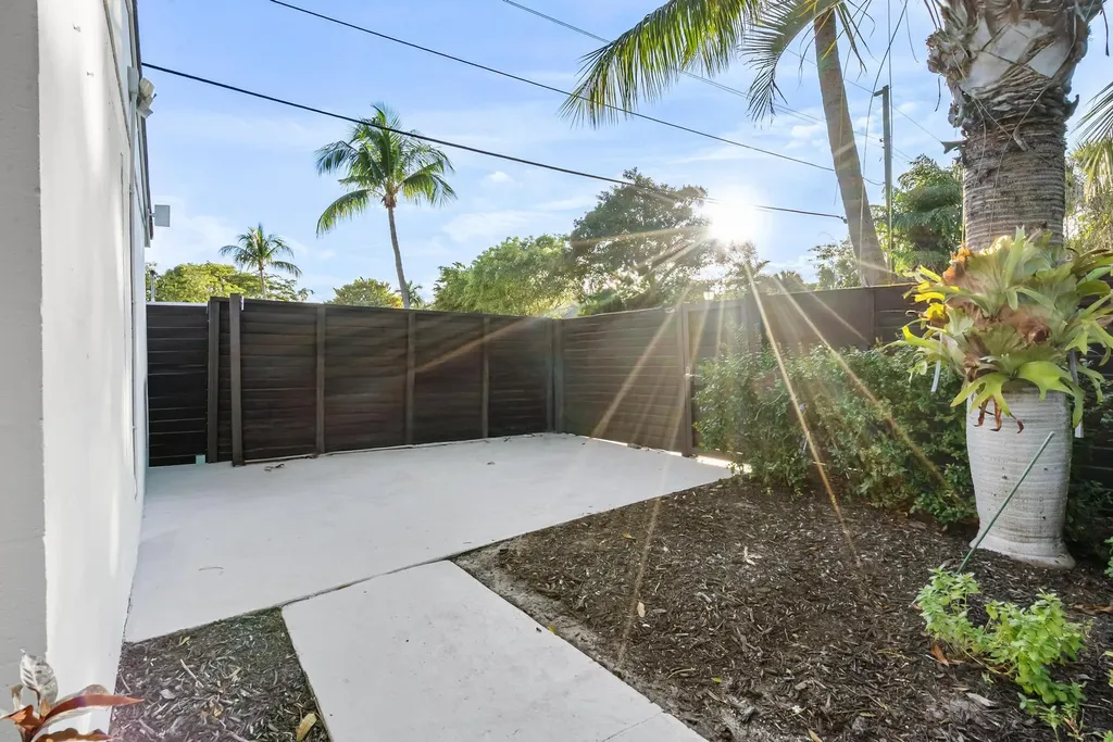 442 28th Street West Palm Beach FL 33407