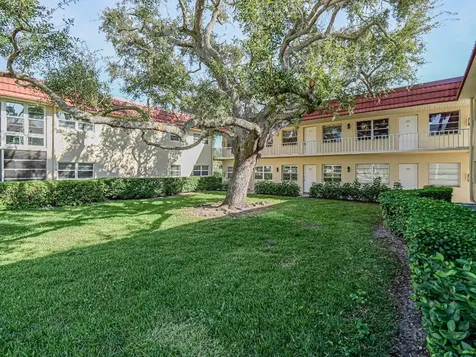 16 Vista Palm Lane Vero Beach FL 32962