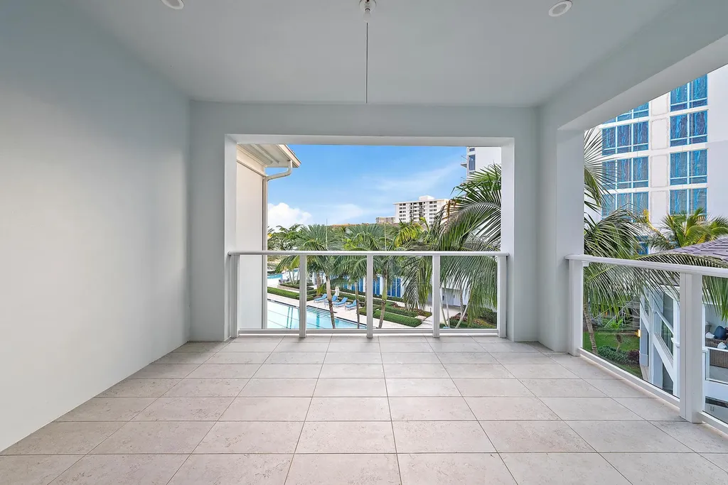 112 Water Club Court N North Palm Beach FL 33408