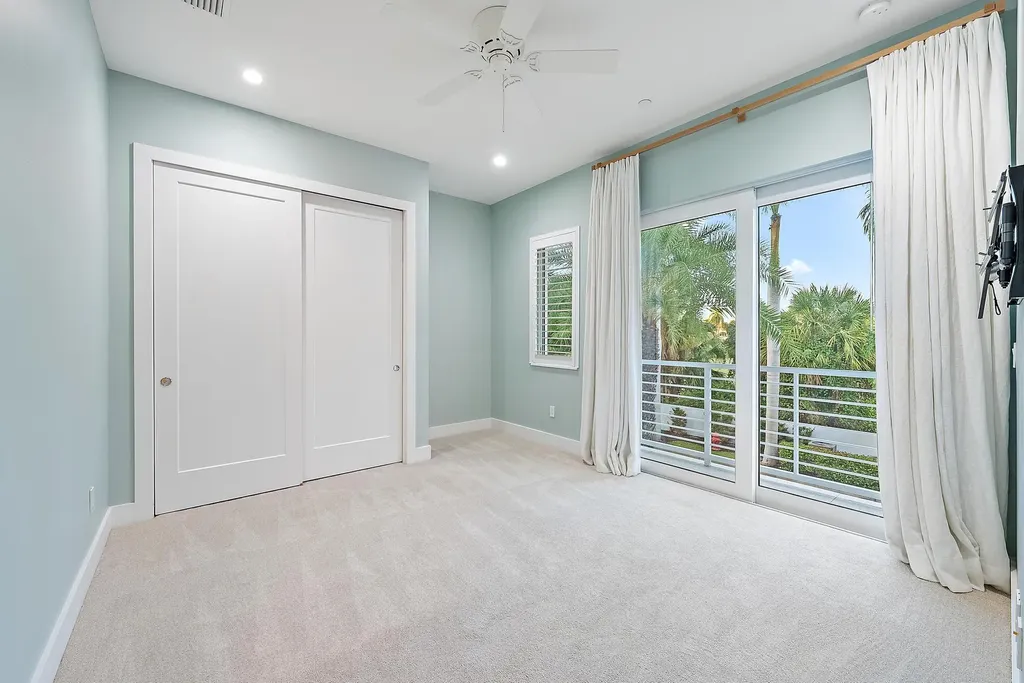 112 Water Club Court N North Palm Beach FL 33408