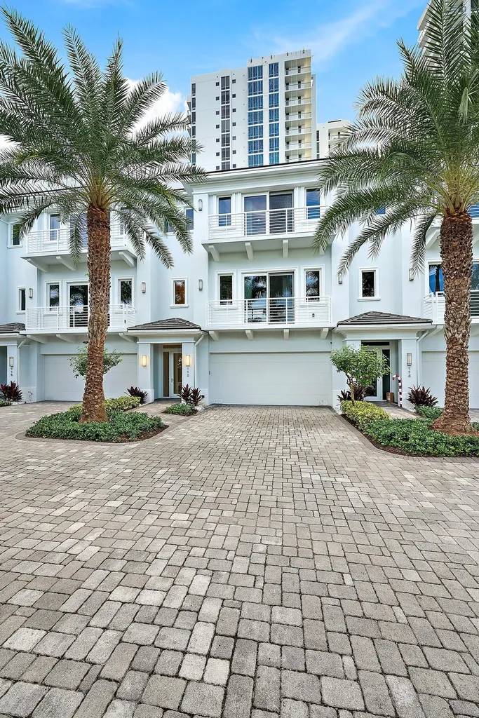 112 Water Club Court N North Palm Beach FL 33408