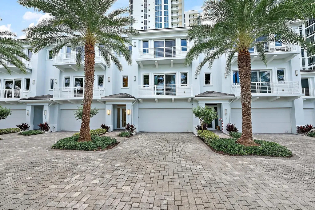 112 Water Club Court N North Palm Beach FL 33408