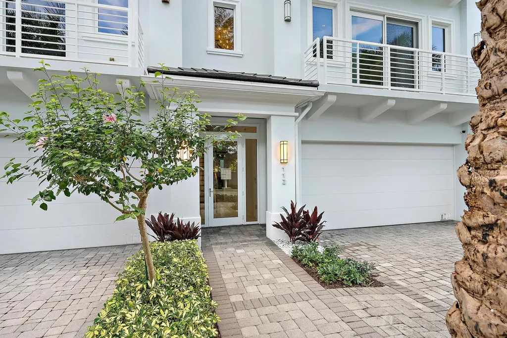 112 Water Club Court N North Palm Beach FL 33408