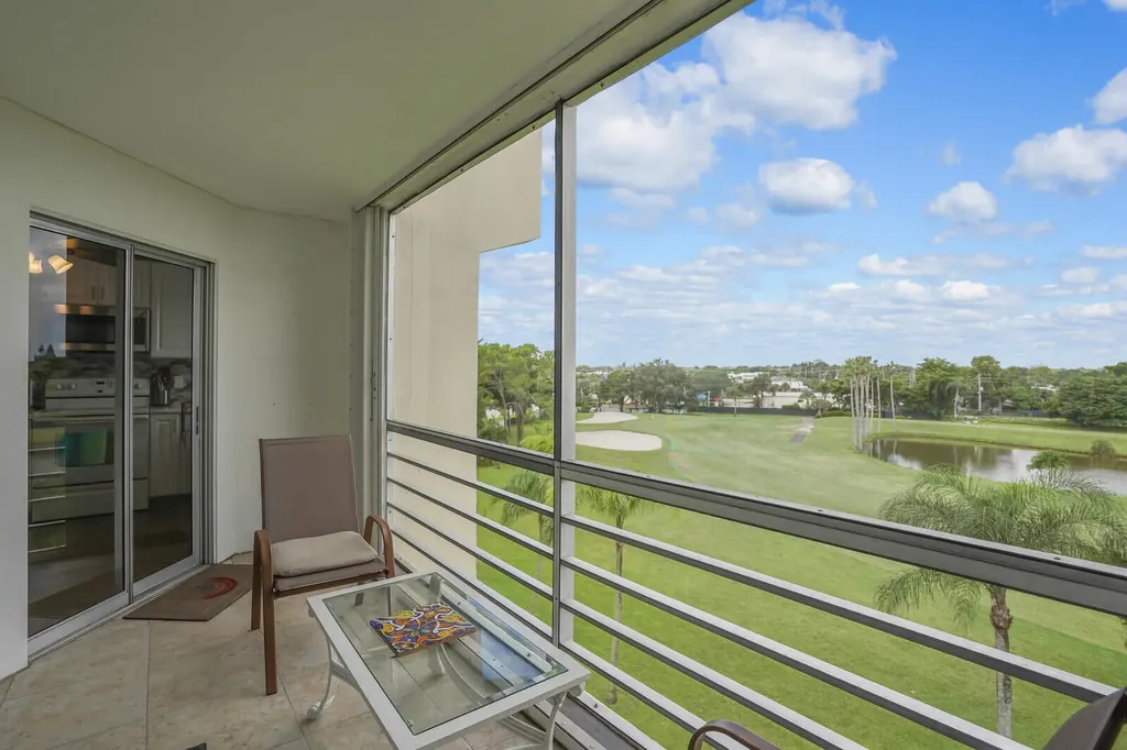 3959 Via Poinciana Lake Worth FL 33467
