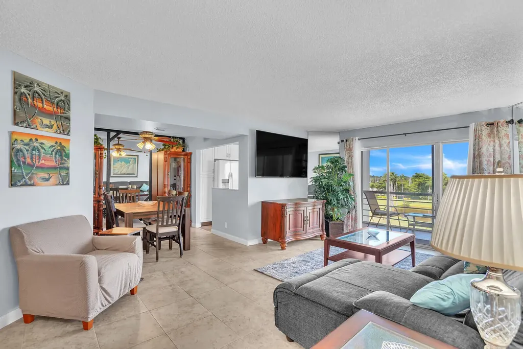 3959 Via Poinciana Lake Worth FL 33467