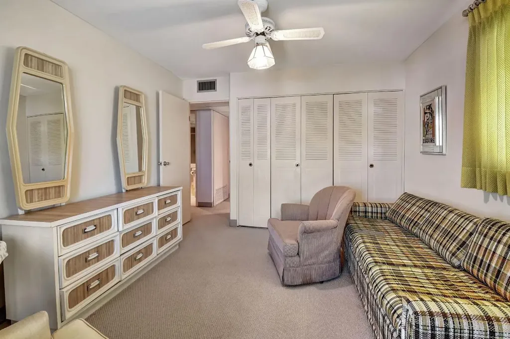 325 Saxony G Delray Beach FL 33446