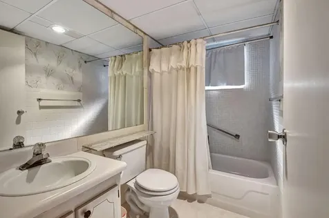 325 Saxony G Delray Beach FL 33446