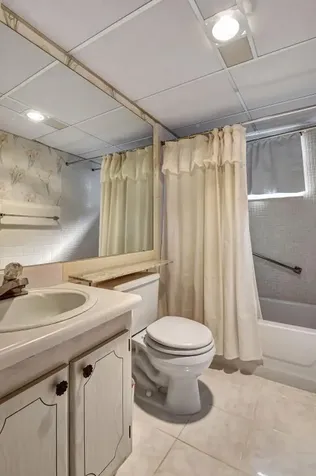 325 Saxony G Delray Beach FL 33446